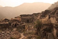 ভারতের কিছু ভয়ঙ্কর ভুতুড়ে স্থান!