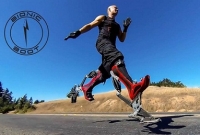 যে জুতা গাড়ির চেয়েও দ্রুতগামী, হেঁটেই ঘণ্টায় ২৫ কি.মি.!