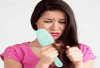 প্রাকৃতিক উপায়ে যেভাবে চুলপড়া রোধ করবেন 