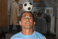 ফুটবল মাথায় নিয়ে কাটালেন ৫৬ দিন! 