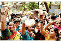 মুরগি নাচিয়ে ‌‘মুরগি চোর’! 