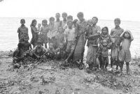 যে দ্বীপের শিশুরা স্কুল চেনে না!