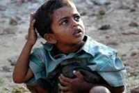 প্রকাশ্যে মলত্যাগ করে অভিনব প্রতিবাদ!