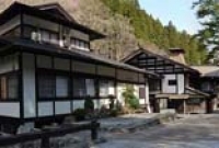 ১৩০০ বছর ধরে চালু আছে যে হোটেলটি!