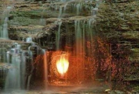 যেখানে পানির মাঝেই বীরদর্পে জ্বলছে আগুন!