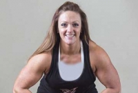 ১৮ মাসে ৩২ কিলো ওজন কমিয়ে চ্যাম্পিয়ন এই যুবতী!