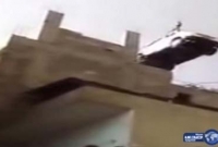 চুরির ভয়ে বাড়ির ছাদে গাড়ি !