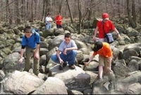 যে পাথরে বাজনা বাজে!