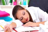 অফিসে কাজের সময় কেন ঘুম পায়?