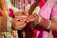 প্রেমে যে ইঙ্গিত বিয়ের কথা বলে