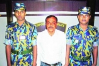 লাগেজ চুরি করে কোটিপতি