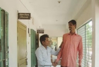 ভোলার সম্রাটই কি সবচেয়ে লম্বা ব্যক্তি?