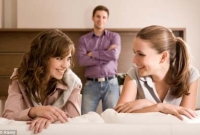 নারী নাকি পুরুষ; কারা বেশি বাঁচাল?