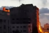 মুহূর্তেই ধূলিসাৎ ১২ তলা ভবন