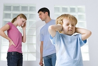 অতিরিক্ত কড়া শাসনে সন্তানের ক্ষতি