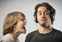 যাদের থেকে একশত হাত দূরে থাকবেন