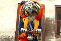 ৮০ কেজির পাগড়ি!