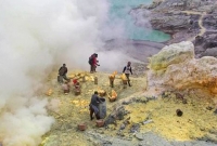 বিশ্বের সবচেয়ে বিপজ্জনক ও কঠিনতম কাজ 