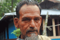 অভিমানে ৪০ বছর ভবঘুরে