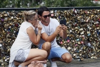 প্রেমের ভারে ব্রিজ ধসলো