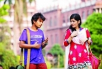 কি ভাবে বুঝবেন মেয়েটি আপনার প্রেমে পড়েছে?