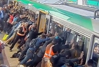 ট্রেনের নিচে পা, ধাক্কা দিয়ে উদ্ধার!