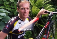 দুটি বিমানে মৃত্যুফাঁকি!