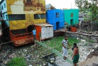 ভাসমান হোটেলে ৬০ টাকায় রাত পার!