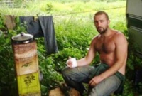 পয়সা ছাড়া জীবনযাপন যার!