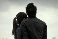 কিছু লক্ষণে বুঝবেন মেয়েটি আপনার প্রেমে পড়েছে