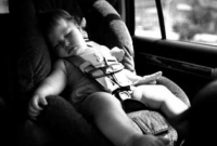 গাড়িতে সন্তান ফেলে নাইটক্লাবে মা!