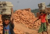 দারিদ্র্যের কাছে উপেক্ষিত!