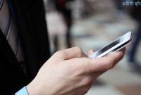 বেশি ‘এসএমএস’-এ চাপ পড়ে চোখে 