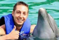 জীবন বাঁচাল ডলফিন 