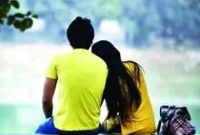 ছাদের তলায় অচেনা সুখ 