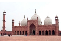 হিজরাদের মসজিদে নামাজ পড়ার অনুমতি