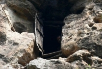 ২০ বছরের গুহা মানব ! 