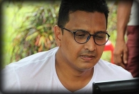 যে কারণে ক্ষমা চাইলেন ‘সিকান্দার বক্স’র নির্মাতা