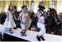 ক্ষুদ্র সুন্দরী মডেলদের ফ্যাশন শো