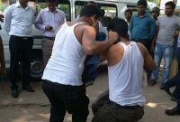 কানধরে উঠবস, ম্যাজিস্ট্রেটের অপসারণ দাবি