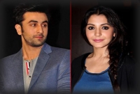 যে কারণে রেগে গেলেন আনুশকা-রণবীর