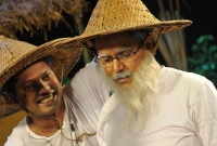 ডিজিটাল নাতি পলকের সঙ্গে এনালগ নানা শাহরিয়ার আলম!