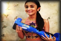 ‘আইওহক’এর প্রেমে আলিয়ার ভাট! ‘আইওহক’এর প্রেমে আলিয়ার ভাট!