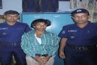 মাথায় পরচুলা লাগিয়ে হেডফোনে নকল লুকিয়ে পরীক্ষা