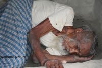 বৃদ্ধাশ্রম থেকে ছেলের উদ্দেশ্যে লেখা এক অসহায় বাবার চিঠি 