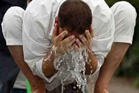 কি বলছে ইসলাম, হাটুর ওপর কাপড় উঠলে অজু ভেঙে যাবে কি?