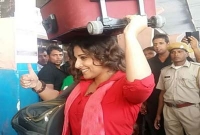  বিদ্যা বালান যখন কুলি!