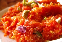 ঘরোয়াভাবে সুস্বাদু রঙিন হালুয়া তৈরির রেসিপি