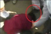 ভিক্ষা চাওয়ায় নাবালককে লাথি মারলেন মন্ত্রী!