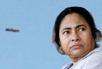 মুখ্যমন্ত্রী মমতার হেলিকপ্টারের সামনে অজ্ঞাত এক উড়ন্ত বস্তু